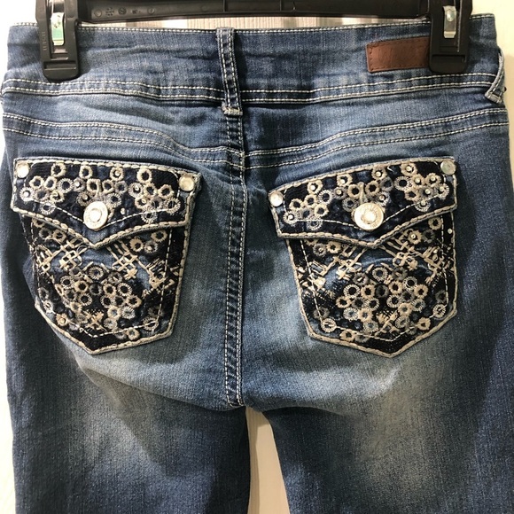 Wall Flower boot cut jean embroidered pockets - Picture 5 of 8